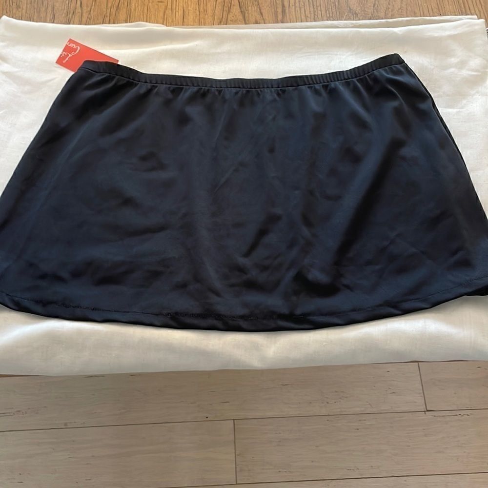 LISA CURRAN BLACK PAREO MINI SKIRT.  NEW